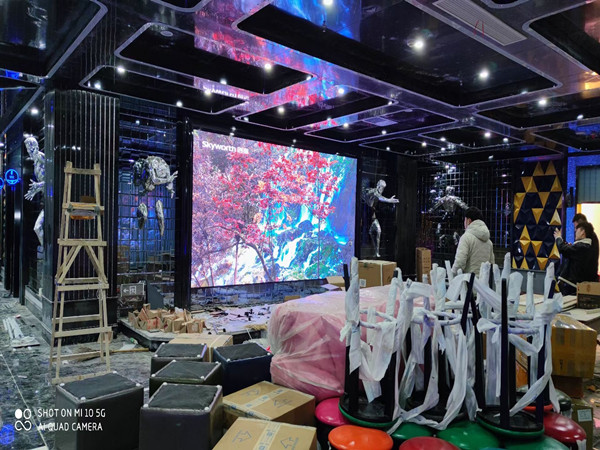 鄂伦春室内P2.5全彩显示屏